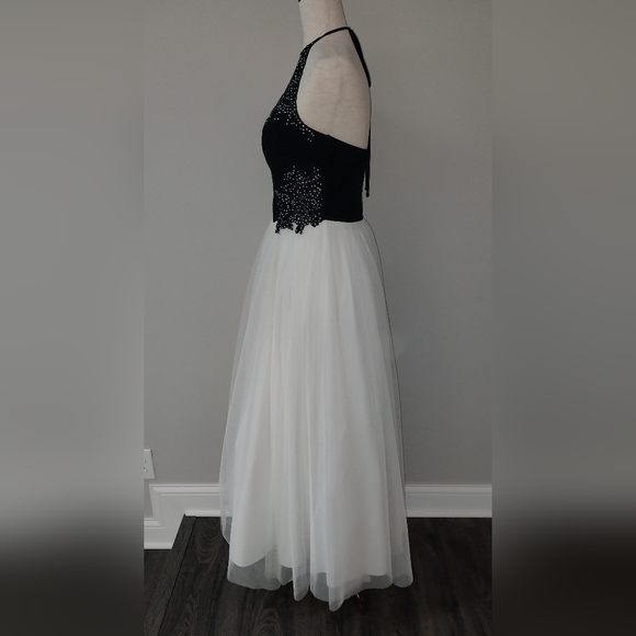 Blondie Nights by Stacy Sklar Navy Blue/ White Tulle Halter Formal Dress Size 7 - Picture 8 of 16